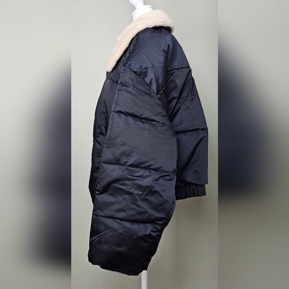 Abercrombie & Fitch Vegan Fur Collar Mini Quilted Ultra Puffer BLACK Outerwear - Picture 6 of 15